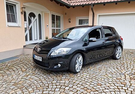 Toyota Auris 2.2 D-CAT 177 PS Facelift