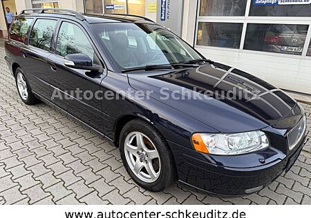 Volvo V70 gebraucht kaufen Volvo V70 Kombi D5 Edition Comfort Bi-Xenon Leder 2.Hd