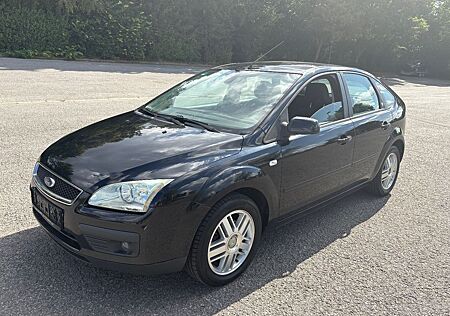 Ford Focus 1.6 GHIA Klima *TÜV NEU 08-2027* EURO 4