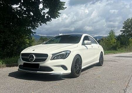 Mercedes-Benz CLA 250 4MATIC DCT -