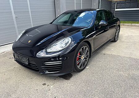Porsche Panamera GTS