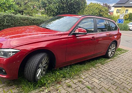 BMW 330i xDrive Touring Advantage Automatic Adva...