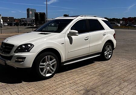 Mercedes-Benz ML 300 CDI 4MATIC BlueEFFICIENCY -