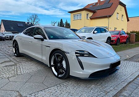Porsche Taycan 4 S Performance Approved Matrix Pano 360°