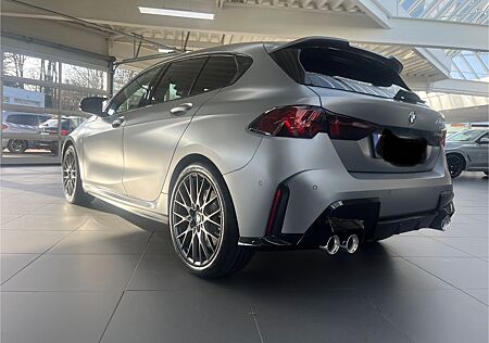 BMW 135 M135 xDrive A - Top Zustand und neuwertig