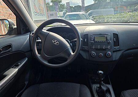 Hyundai i30 | 2009 | TÜV 02/2027 | 215.000 km |