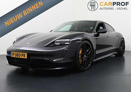 Porsche Taycan Performance 84 kWh 20" Turbo Felgen panor