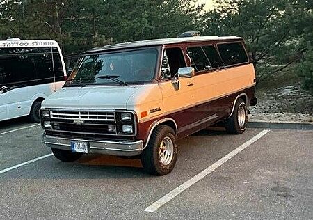 Chevrolet Chevy Van