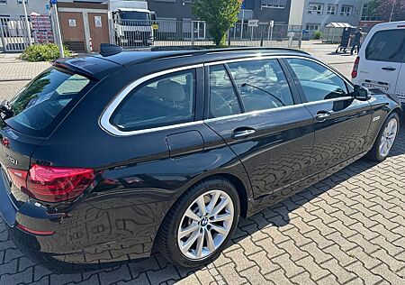 BMW 520i Touring Luxury Line Luxury Line