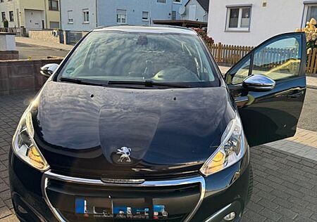 Peugeot 208 1.2 Style PureTech 82 Panorama*Klima*