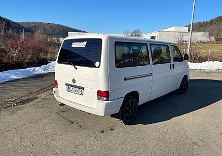 VW T4 Caravelle Volkswagen 2,5-l-Otto lang Standard