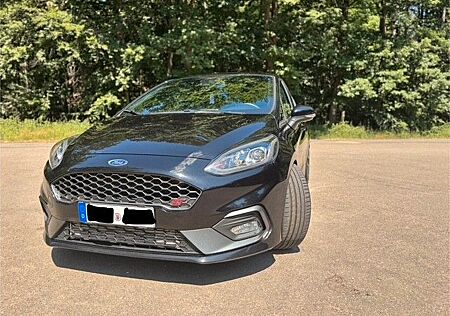 Ford Fiesta 1,5 EcoBoost ST mit Styling-Paket ST ...