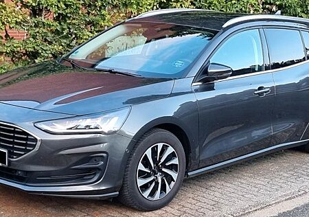 Ford Focus 1,0 EcoBoost 92kW Titanium Design Turn...
