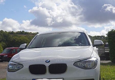 BMW 114i / TÜV neu / Scheckheftgepflegt
