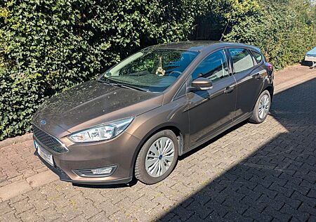 Ford Focus 1,0 EcoBoost 92kW Business Edition Bus...