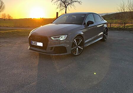 Audi RS3 8V FL Limo *No OPF*VMAX*RS-Sitze*B&O*MOVIT*