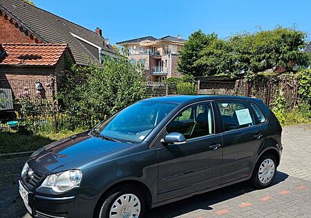 VW Polo Volkswagen 1.6 - gepflegtes Rentnerauto mit wenig km
