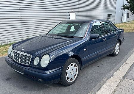 Mercedes-Benz E 240 CLASSIC Classic