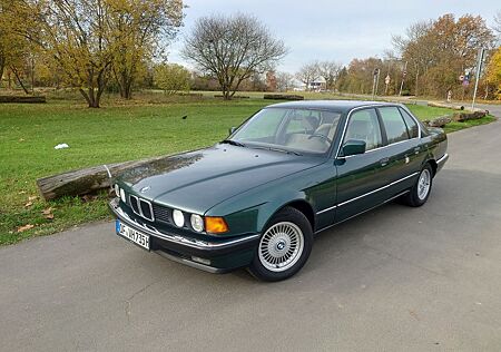 BMW 730i H-Zulassung Islandgrün und Stoff Pergament