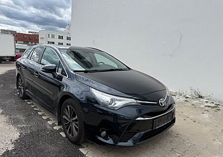 Toyota Avensis Sports Business Edition Navi