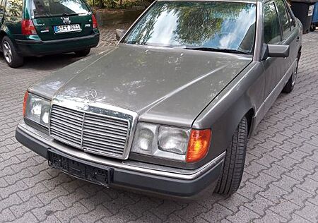 Mercedes-Benz 200