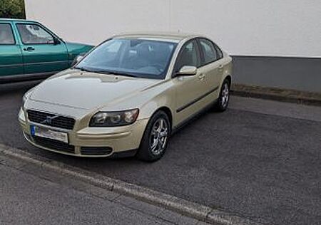 Volvo S40 2.4 -