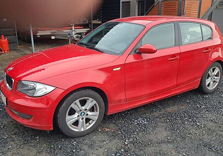 BMW 116i Motor startet schlecht PDC TÜV 07/27