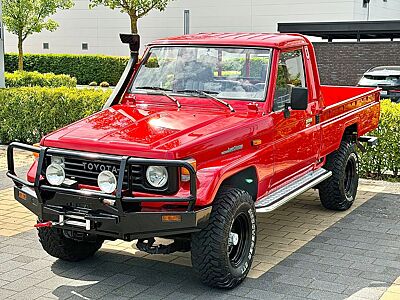 Toyota Land Cruiser PZJ 75