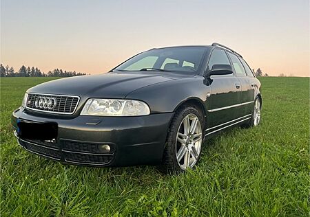 Audi S4 2.7 quattro Avant -