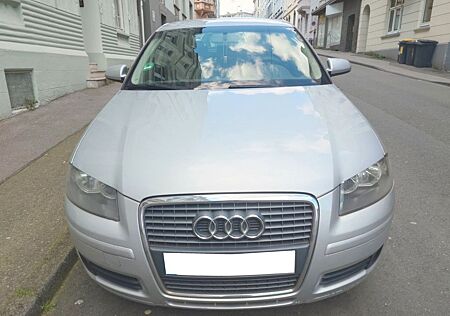 Audi A3 2.0 TDI Attraction Sportback Schaltwippen