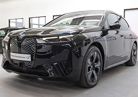 BMW iX 50 Sport LiveCockPro DAPro AHK SkyLounge! H&K