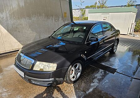 Skoda Superb 2.5 TDI V6**NAVI*LEDER*XENON*AHK