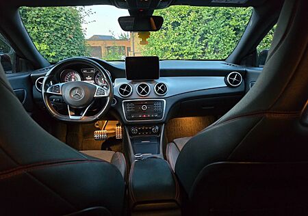 Mercedes-Benz CLA 180 Shooting Brake -