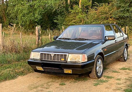 Lancia Thema 8.32