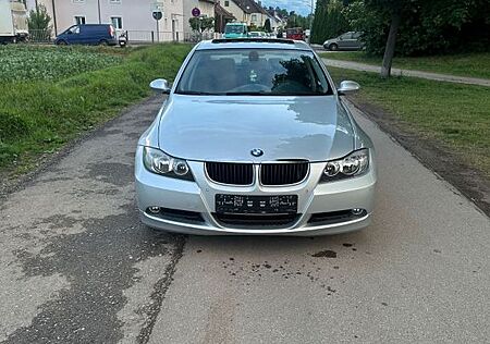 BMW 320i -