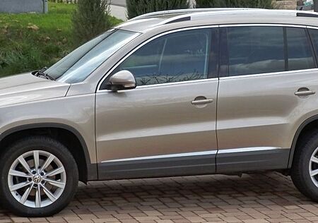 VW Tiguan Volkswagen 2.0 TDI BlueMotion Tech Sport & Style...