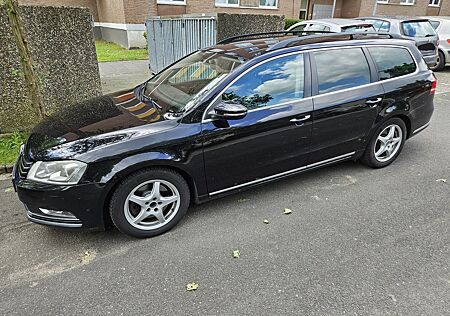 VW Passat Variant Volkswagen Passat Kombi 2.0 TDI DSG · Automatik
