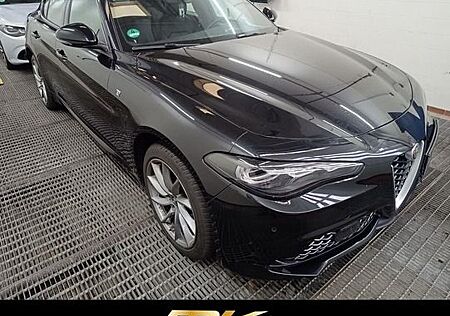 Alfa Romeo Giulia TI TURBO Q4*MATRIX*ACC*AT8*MY23*TRAUMHAFT