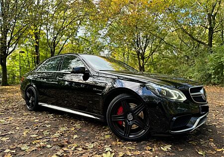 Mercedes-Benz E 63 AMG S 4MATIC AMG S 585 PS