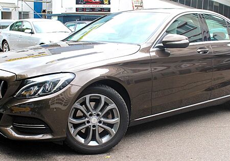 Mercedes-Benz C 220 C 220d Lim. Avantgarde LEDER* NAVI* LED* SD* AHK