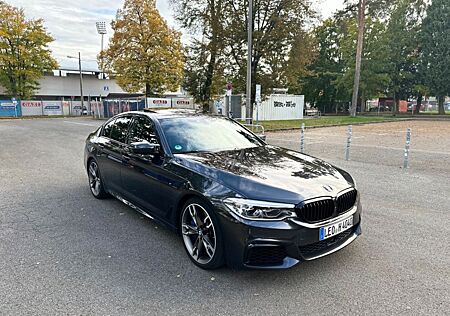 BMW M550i xDrive v8