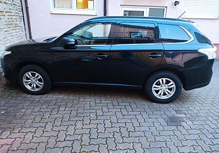Mitsubishi Outlander 2.2 DI-D Style+ Invite ClearTec 4W...
