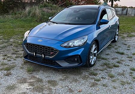 Ford Focus 2,3 ST *Panoramadach*B&O*AHK*