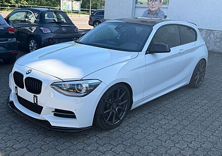 BMW M135 i xDrive Automatik M Perfomance Alcantara