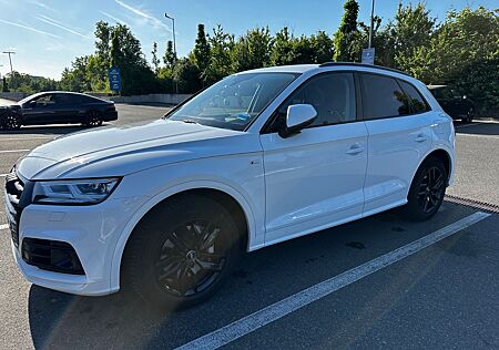 Audi Q5 50 TFSI e S tronic quattro - S-Li, AHK, Matri