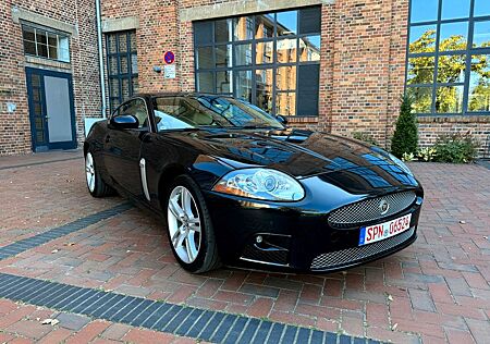 Jaguar XKR 4.2 Coupe Leder Bi-xenon Navi