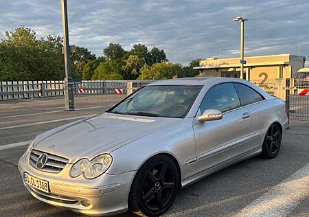 Mercedes-Benz 320