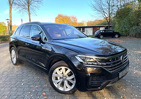 VW Touareg Volkswagen 3.0 V6 TDI R-line 4MOT ACC PANO LED AHK