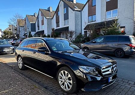 Mercedes-Benz E 220 d 4MATIC T