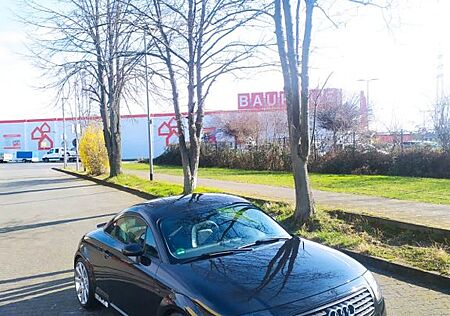 Audi TT Coupe 1.8T -